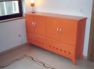 komoda_orange
